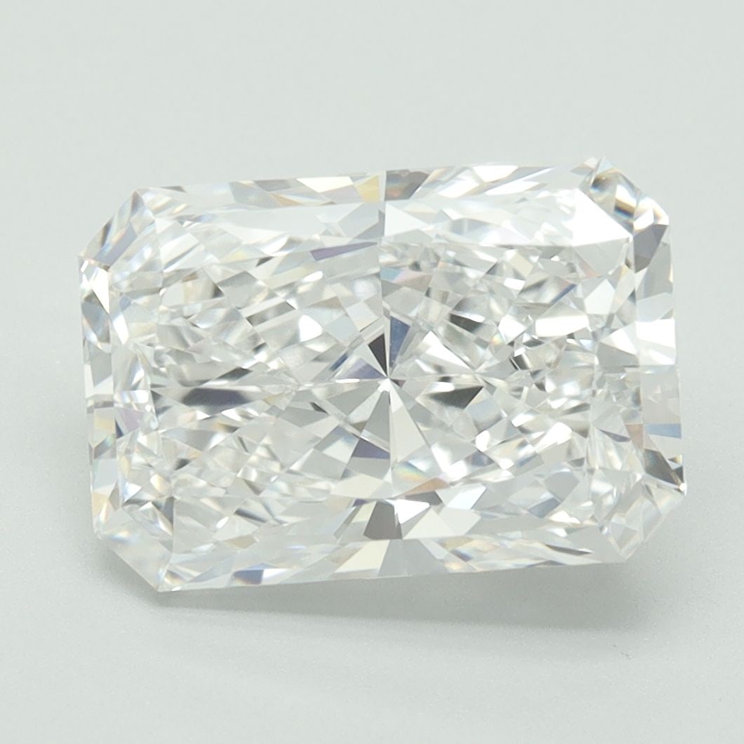 Loose Diamond - RADIANT 4.08ct E VVS1: Loose Diamond - RADIANT 4.08ct E VVS1 Source: This is a real non-mined Diamond that has been grown in a lab Shape: RADIANT Carats: 4.08 Color: E Clarity: VVS1 Certification: IGI Video: