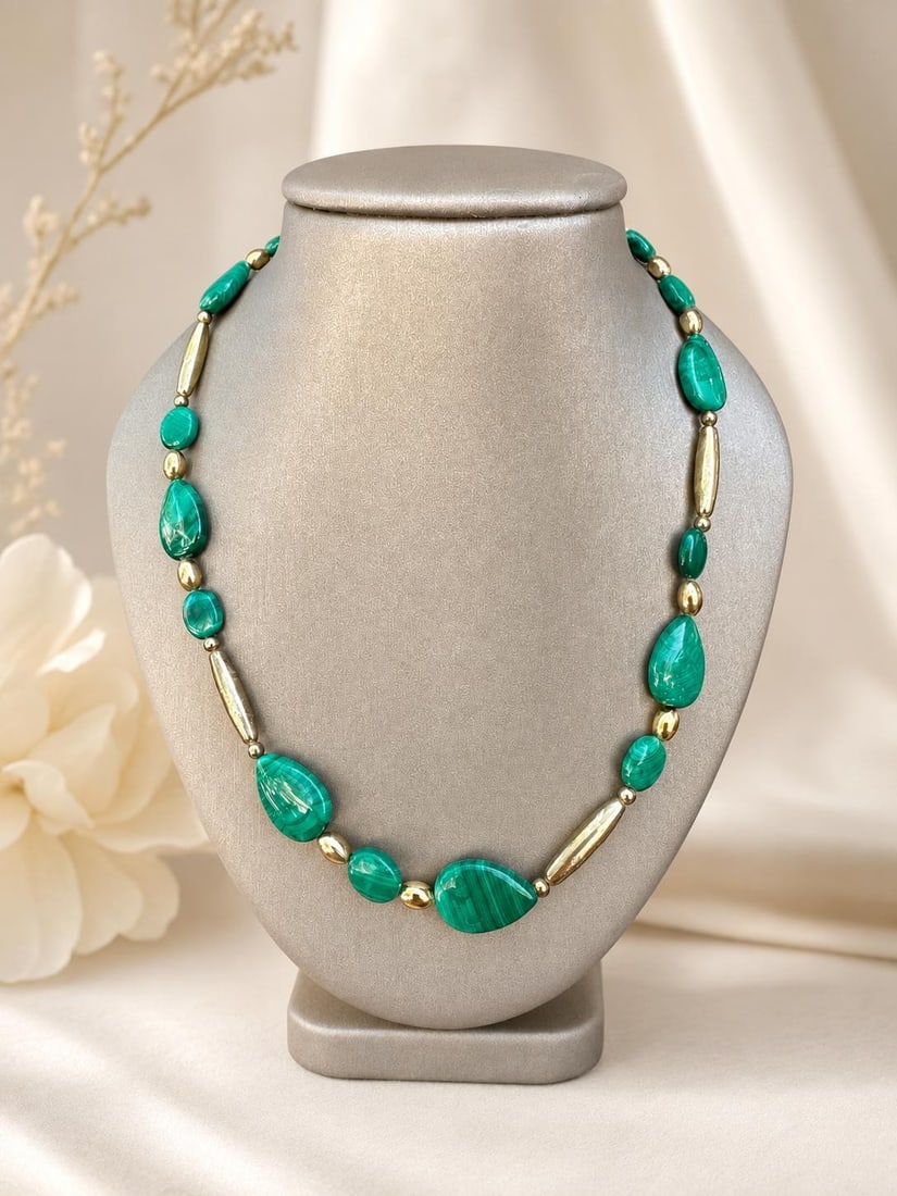 Unbranded 22 Inch Malachite Strand Necklace Gold Plated Beads (1 of 5)
