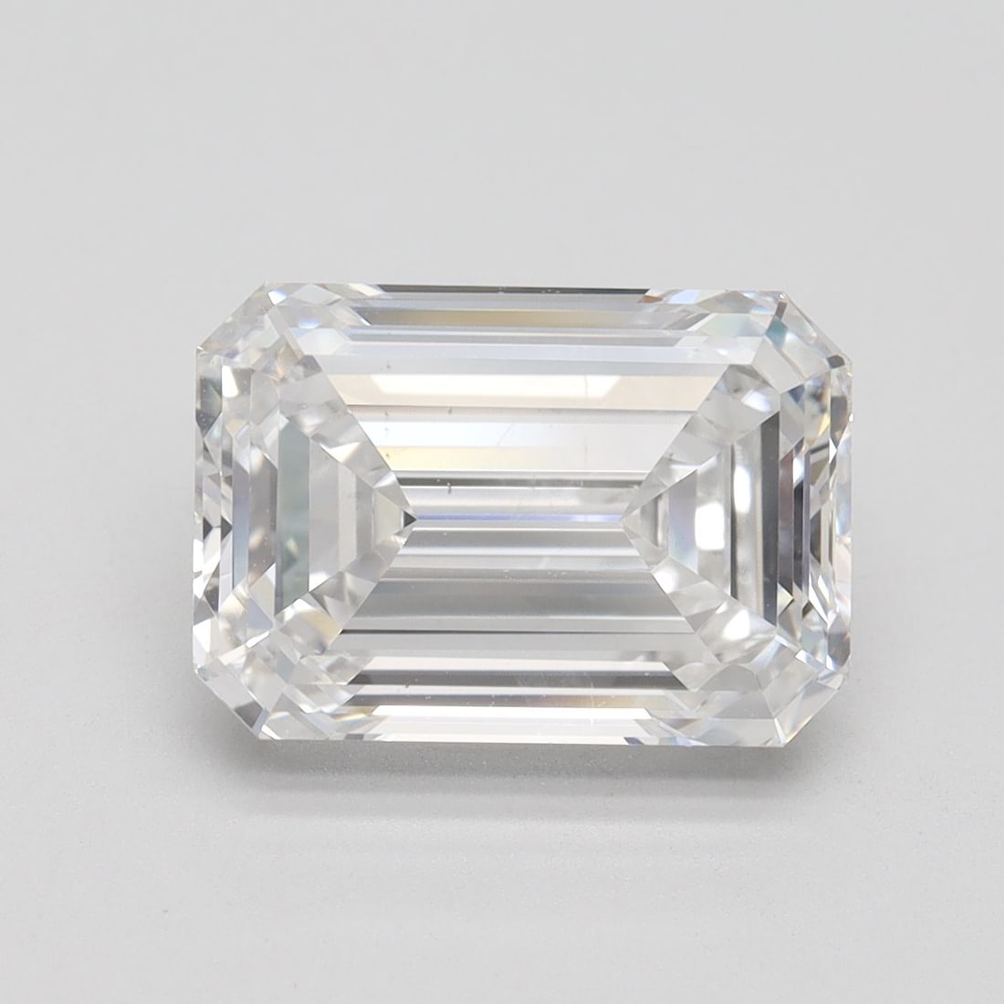 Loose Diamond - EMERALD 5.12ct D SI1: Loose Diamond - EMERALD 5.12ct D SI1 Source: This is a real non-mined Diamond that has been grown in a lab Shape: EMERALD Carats: 5.12 Color: D Clarity: SI1 Certification: IGI Video: