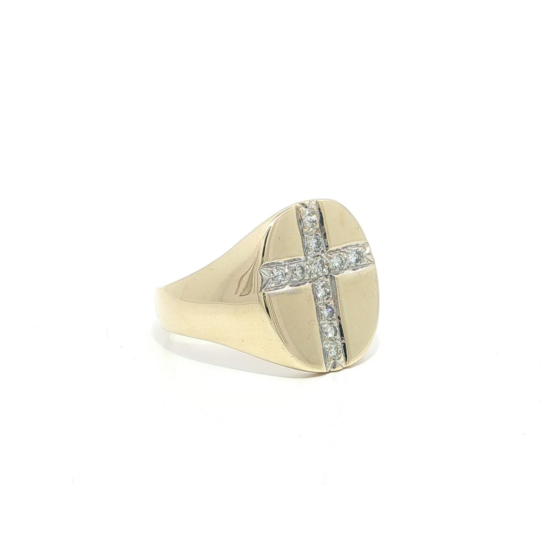 Mens Unbranded 14k Yellow Gold Oval Signet Ring with Pave Diamond Cross: Mens Unbranded 14k Yellow Gold Oval Signet Ring with Pave Diamond Cross Men's signet oval ring crafted in 14k solid yellow gold and set with natural round brilliant cut diamonds in a pave cross design