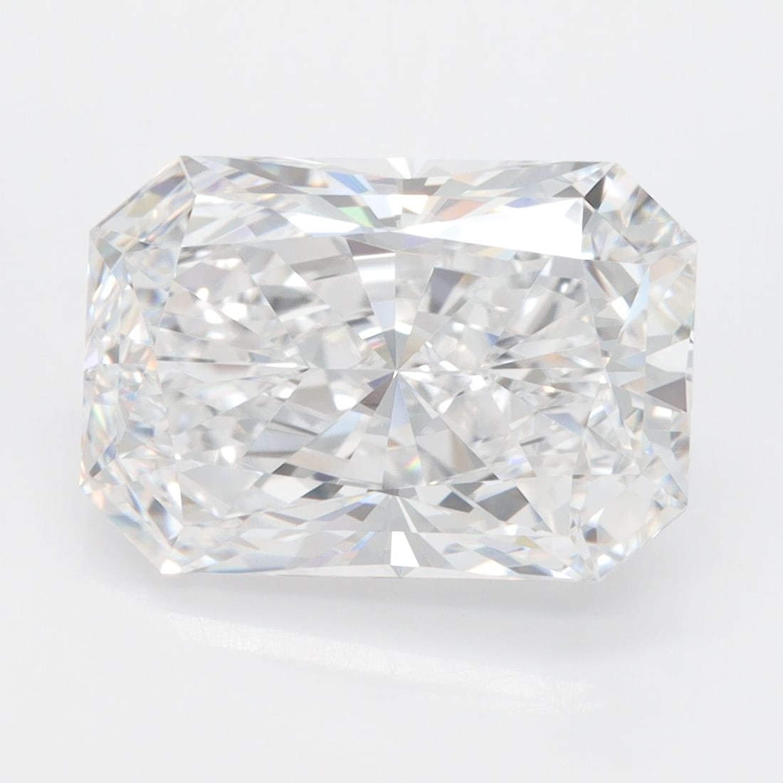 Loose Diamond - RADIANT 4.01ct D IF: Loose Diamond - RADIANT 4.01ct D IF Source: This is a real non-mined Diamond that has been grown in a lab Shape: RADIANT Carats: 4.01 Color: D Clarity: IF Certification: IGI Video: