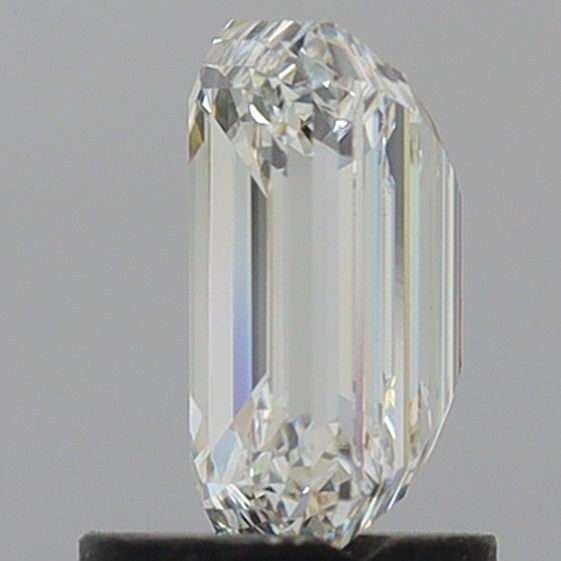 Loose Diamond - EMERALD 1.43ct G VS1: Loose Diamond - EMERALD 1.43ct G VS1 Source: This is a real non-mined Diamond that has been grown in a lab Shape: EMERALD Carats: 1.43 Color: G Clarity: VS1 Certification: IGI Video: