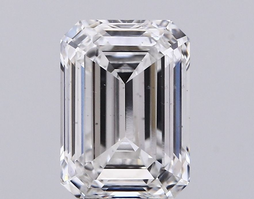Loose Diamond - EMERALD 3.51ct F VS2: Loose Diamond - EMERALD 3.51ct F VS2 Source: This is a real non-mined Diamond that has been grown in a lab Shape: EMERALD Carats: 3.51 Color: F Clarity: VS2 Certification: IGI Video: