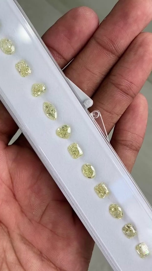 Loose Diamond - OVAL 1.03ct Y-Z SI1: Loose Diamond - OVAL 1.03ct Y-Z SI1 Source: Natural Shape: OVAL Carats: 1.03 Color: Y-Z Certification: GIA Video: