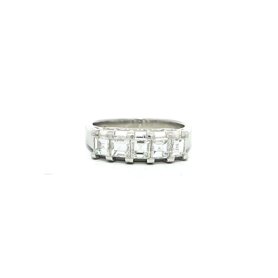 Vintage Platinum 1ctw 5 Stone Square Step Diamond Band Ring: Vintage Platinum 1ctw 5 Stone Square Step Diamond Band Ring This exquisite vintage band ring features five natural genuine diamonds, each cut in a stunning Carre Square Step design, creating a brillia