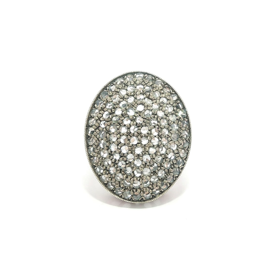 Vintage 14k Gold Silver Top 1.20ctw Rose Cut Pave Diamond Oval Ring: Vintage 14k Gold Silver Top 1.20ctw Rose Cut Pave Diamond Oval Ring This stunning vintage cocktail ring features a large oval design adorned with numerous natural genuine old rose cut diamonds, totali