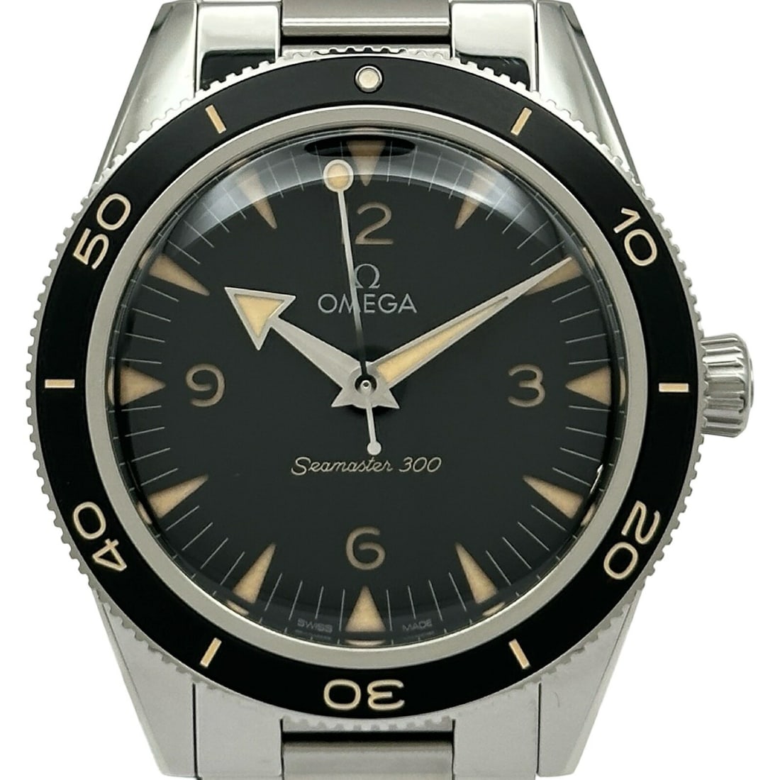 OMEGA 234.30.41.21.01.001 men's stainless steel wristwatch Seamaster 300M: OMEGA 234.30.41.21.01.001 men's stainless steel wristwatch Seamaster 300M Pre-owned OMEGA Seamaster 300M Co-Axial Master Chronometer wristwatch, model 234.30.41.21.01.001. Made in Switzerland, it feat