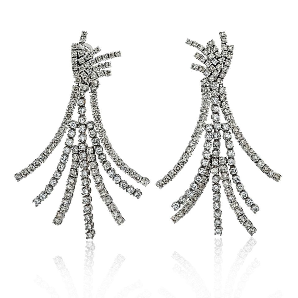 Stunning Platinum 22ct Diamond 7 Row Tassel Earrings: Stunning Platinum 22ct Diamond 7 Row Tassel Earrings Elevate your jewelry collection with the Platinum 22.00cttw Pendant Diamond 7 Row Tassel Earrings, a stunning embodiment of luxury and fine craftsm