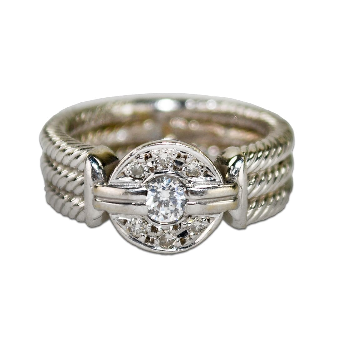 Cocktail Ring 14K White Gold CZ and Diamond Size 5 7.7g: Cocktail Ring 14K White Gold CZ and Diamond Size 5 7.7g Pre-owned ladies cocktail ring in 14k white gold, set with a round brilliant lab-created cubic zirconia center stone and round brilliant side di