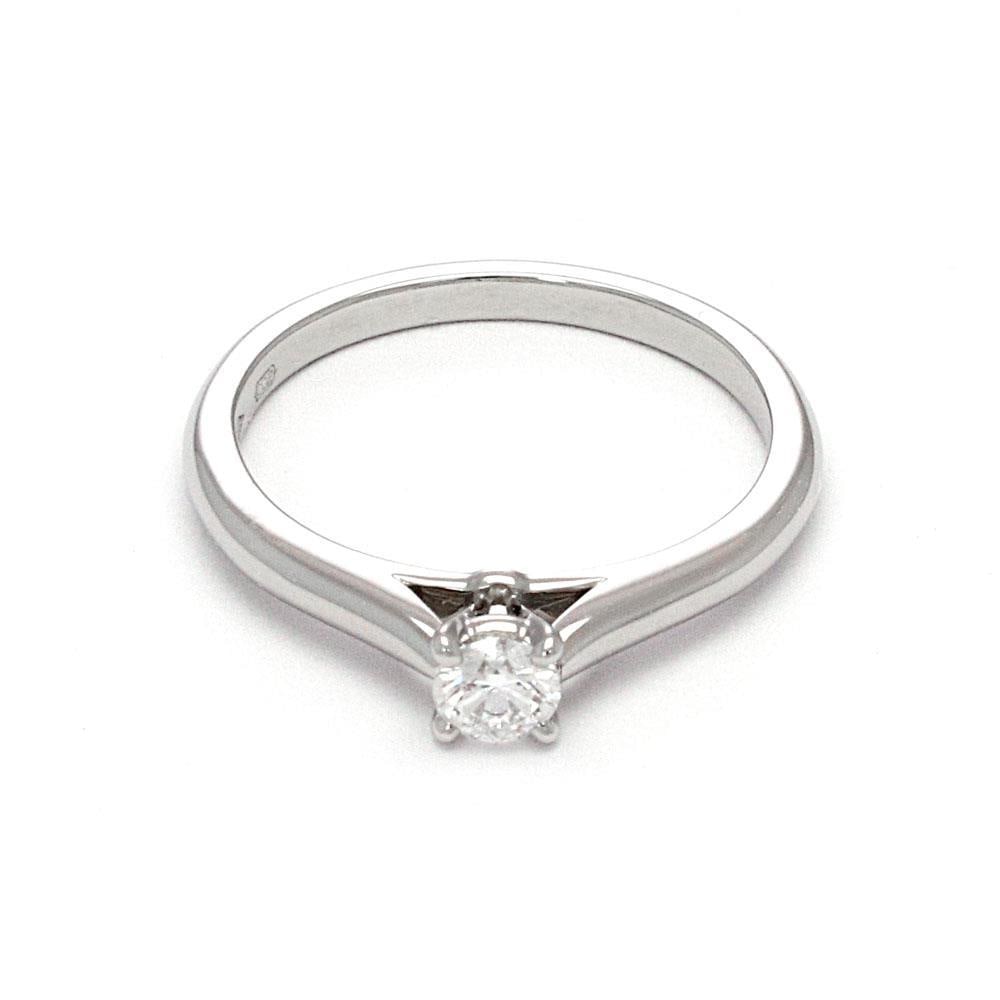 Cartier Platinum Engagement Ring 0.18 ct Diamond GIA Certified US 5: Cartier Platinum Engagement Ring 0.18 ct Diamond GIA Certified US 5 This stunning Cartier engagement ring showcases a single round brilliant diamond weighing 18 points, elegantly set in a polished pla