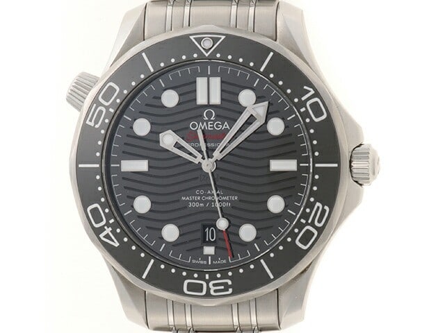 OMEGA 210.30.42.20.01.001 Seamaster Diver 300 men's stainless steel wristwatch: OMEGA 210.30.42.20.01.001 Seamaster Diver 300 men's stainless steel wristwatch This pre-owned OMEGA Seamaster Diver 300 men's wristwatch is crafted in stainless steel with a silver and black color sch