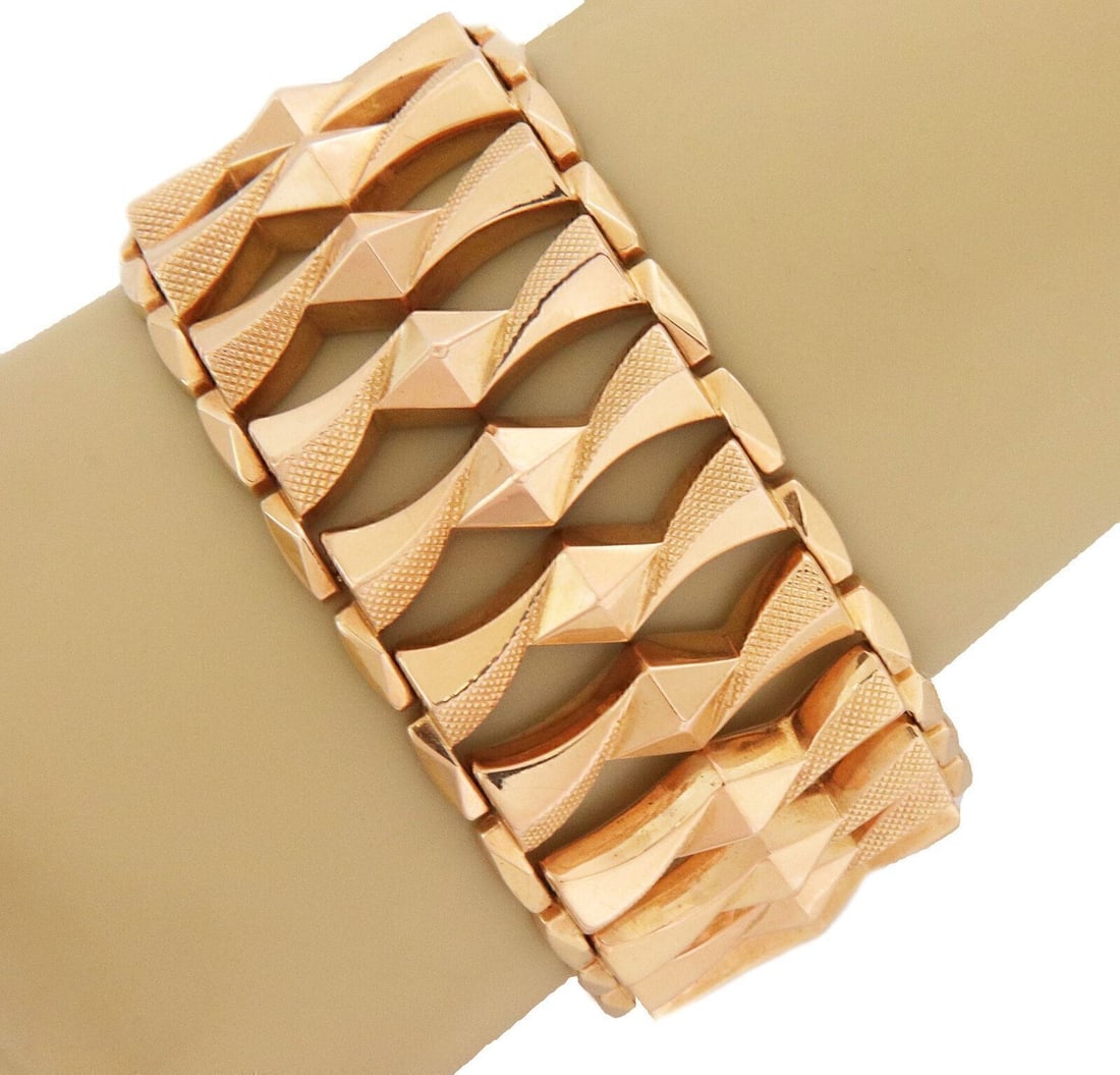 Unbranded 18k Rose Gold Open Flex Link Bracelet 8 in: Unbranded 18k Rose Gold Open Flex Link Bracelet 8 in Vintage/estate wide open flex link bracelet in solid 18k rose gold with an articulated openwork design. This retro-style bracelet offers a substant