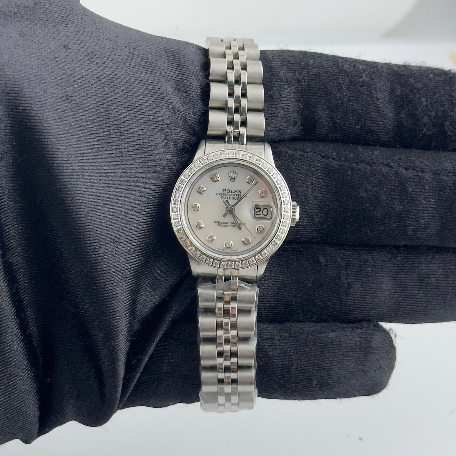 Rolex Datejust Ladies White MOP Diamond Dial Jubilee Bracelet Ref 6517: Rolex Datejust Ladies White MOP Diamond Dial Jubilee Bracelet Ref 6517 This ladies' Rolex Datejust features an aftermarket white mother of pearl dial set with diamonds and an aftermarket Jubilee brace
