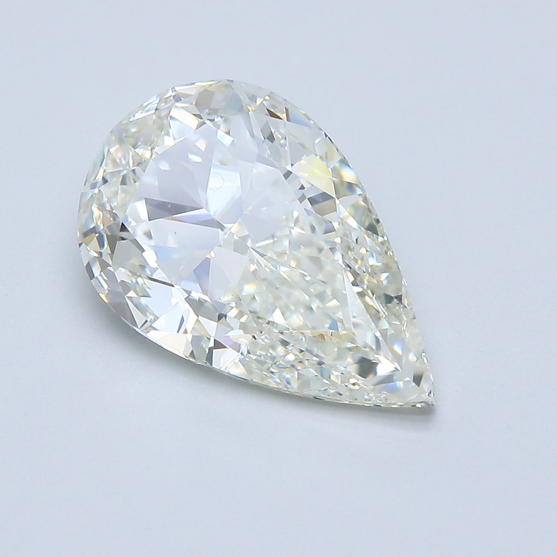 Loose Diamond - PEAR 5.02ct K SI2: Loose Diamond - PEAR 5.02ct K SI2 Source: Natural Mined Diamond Shape: PEAR Carats: 5.02 Color: K Clarity: SI2 Certification: GIA Condition: Pre-Owned The Diamond Depot Guarantee: All items in this au