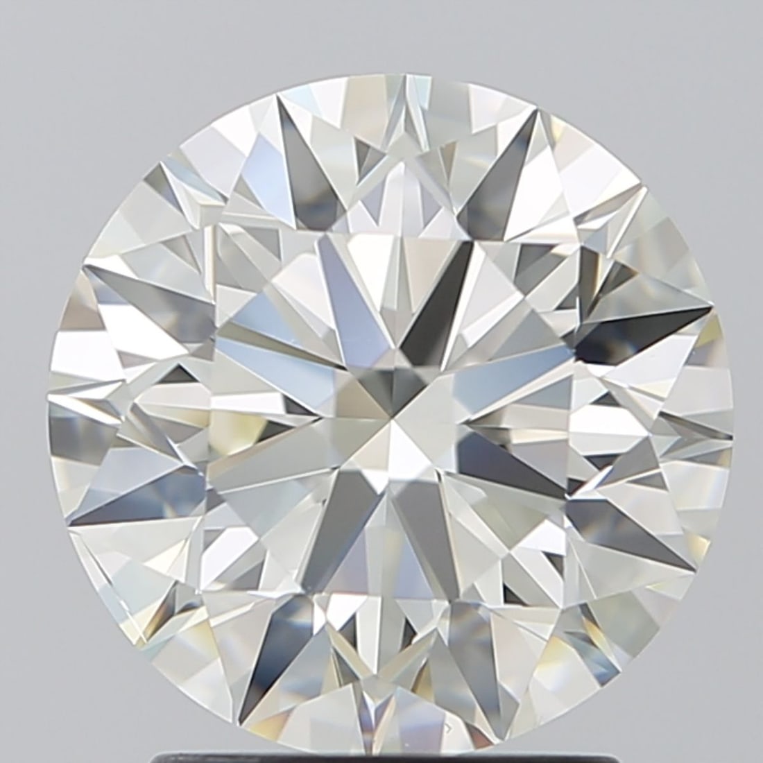 Loose Diamond - ROUND 2.5ct J SI1: Loose Diamond - ROUND 2.5ct J SI1 Source: Natural Shape: ROUND Carats: 2.5 Color: J Clarity: SI1 Certification: GIA Video: Video Link The Diamond Depot Guarantee: All items in this auction are