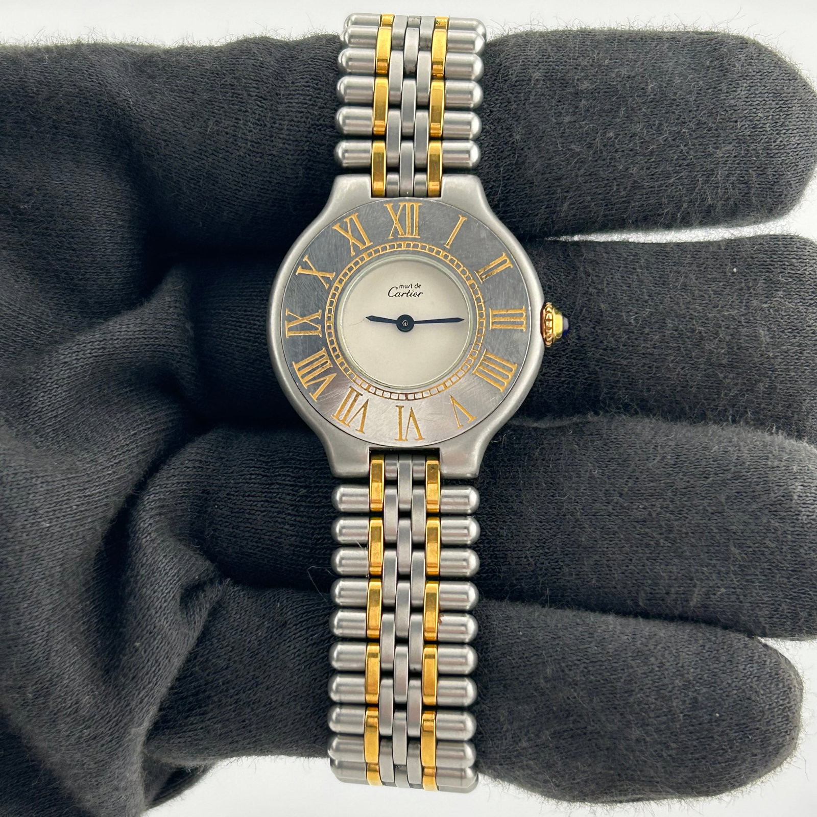 Cartier 21 Must de Cartier Ladies Watch Ref. 1340 Silver Dial Two Tone: Cartier 21 Must de Cartier Ladies Watch Ref. 1340 Silver Dial Two Tone Cartier 21 Must de Cartier ladies wristwatch featuring a silver dial with a yellow gold bezel and a stainless steel and yellow go