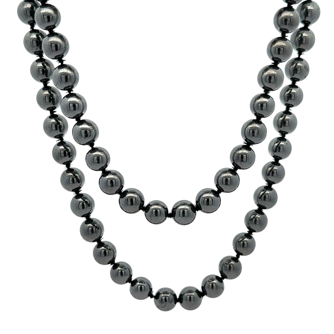 Vintage 32 Inch Hematite Bead Strand Necklace 14K Gold Clasp: Vintage 32 Inch Hematite Bead Strand Necklace 14K Gold Clasp This stunning vintage strand necklace features a beautiful arrangement of 93 natural genuine hematite beads, each with an approximate diame