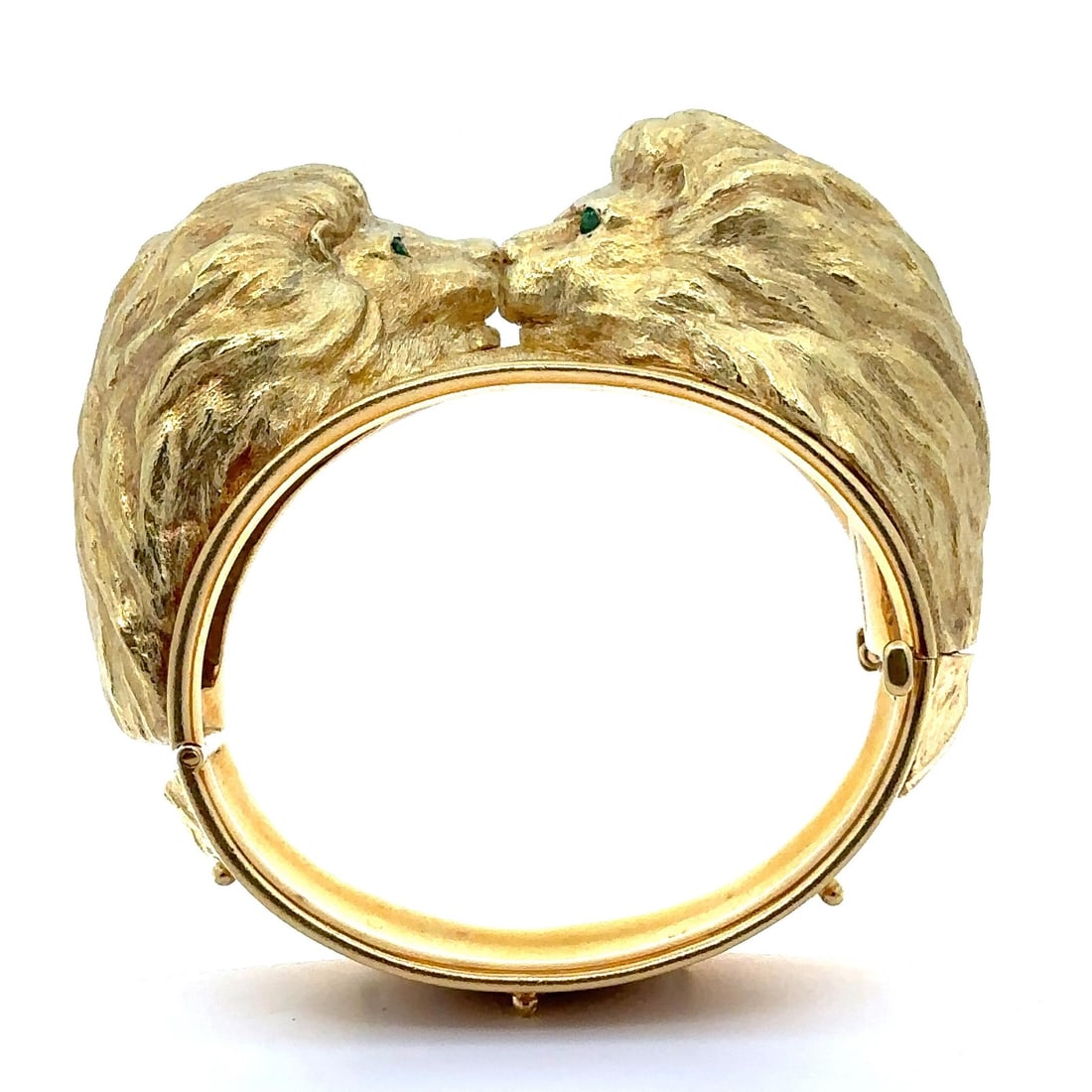 Whiteside 18k Yellow Gold Dual Lion Heads Emerald Bangle Bracelet: Whiteside 18k Yellow Gold Dual Lion Heads Emerald Bangle Bracelet This exquisite wide bangle bracelet features dual lion heads, crafted from 18k solid yellow gold and adorned with two natural round cu