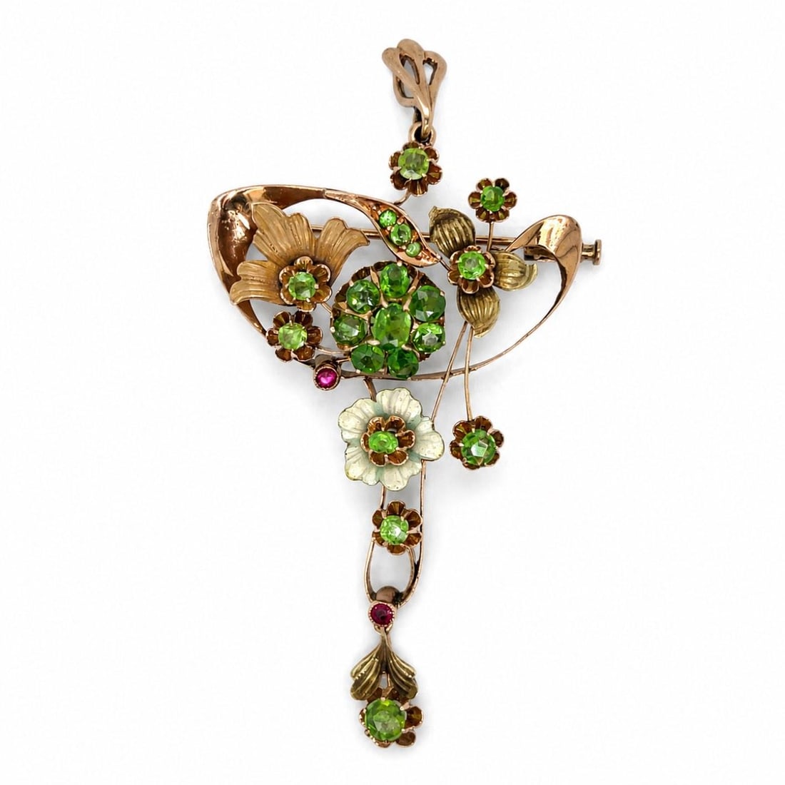 Russian Demantoid Garnet Ruby 14K Gold Brooch Pendant: Russian Demantoid Garnet Ruby 14K Gold Brooch Pendant This versatile brooch and pendant is crafted from 14K yellow gold and features approximately 4.00 carats of Russian Demantoid garnets, complemente