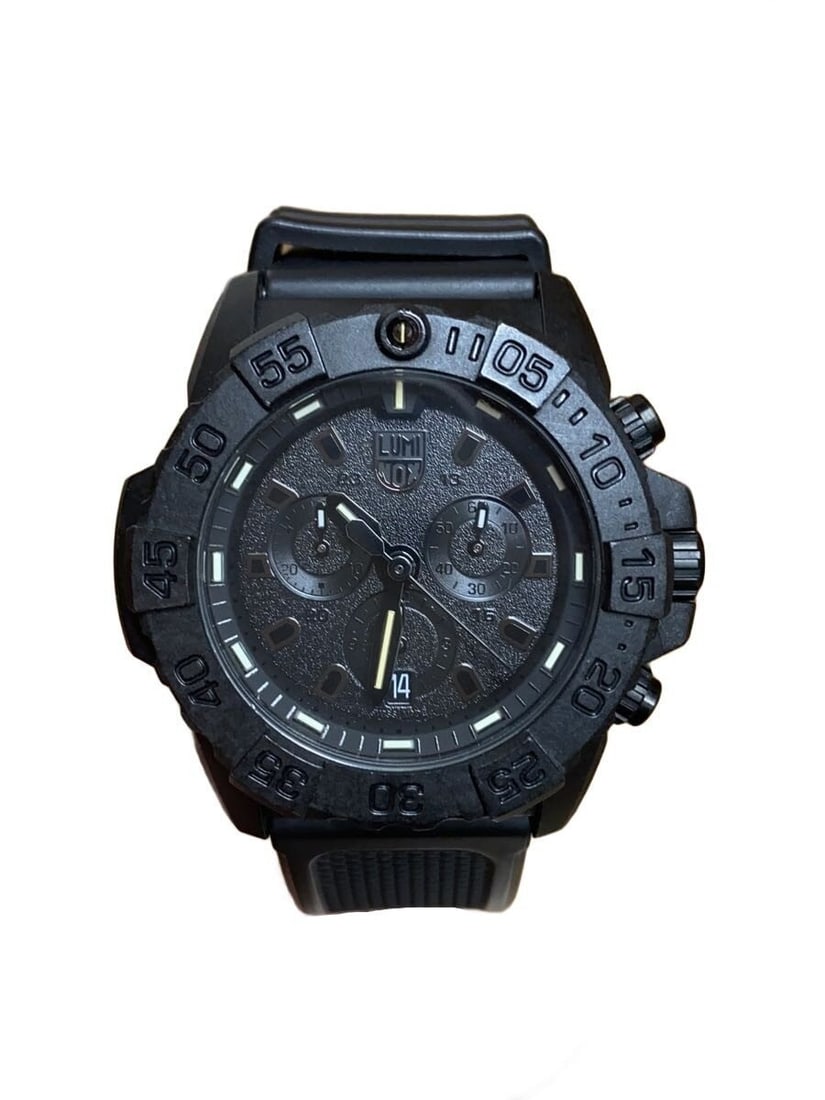 Luminox Navy Seal Quartz Chronograph Black Rubber Men's Watch: Luminox Navy Seal Quartz Chronograph Black Rubber Men's Watch This LUMINOX Navy Seal Chronograph Quartz 3580-1GBq H-3 LX-200 men's wristwatch features a durable black rubber band and case. Designed fo