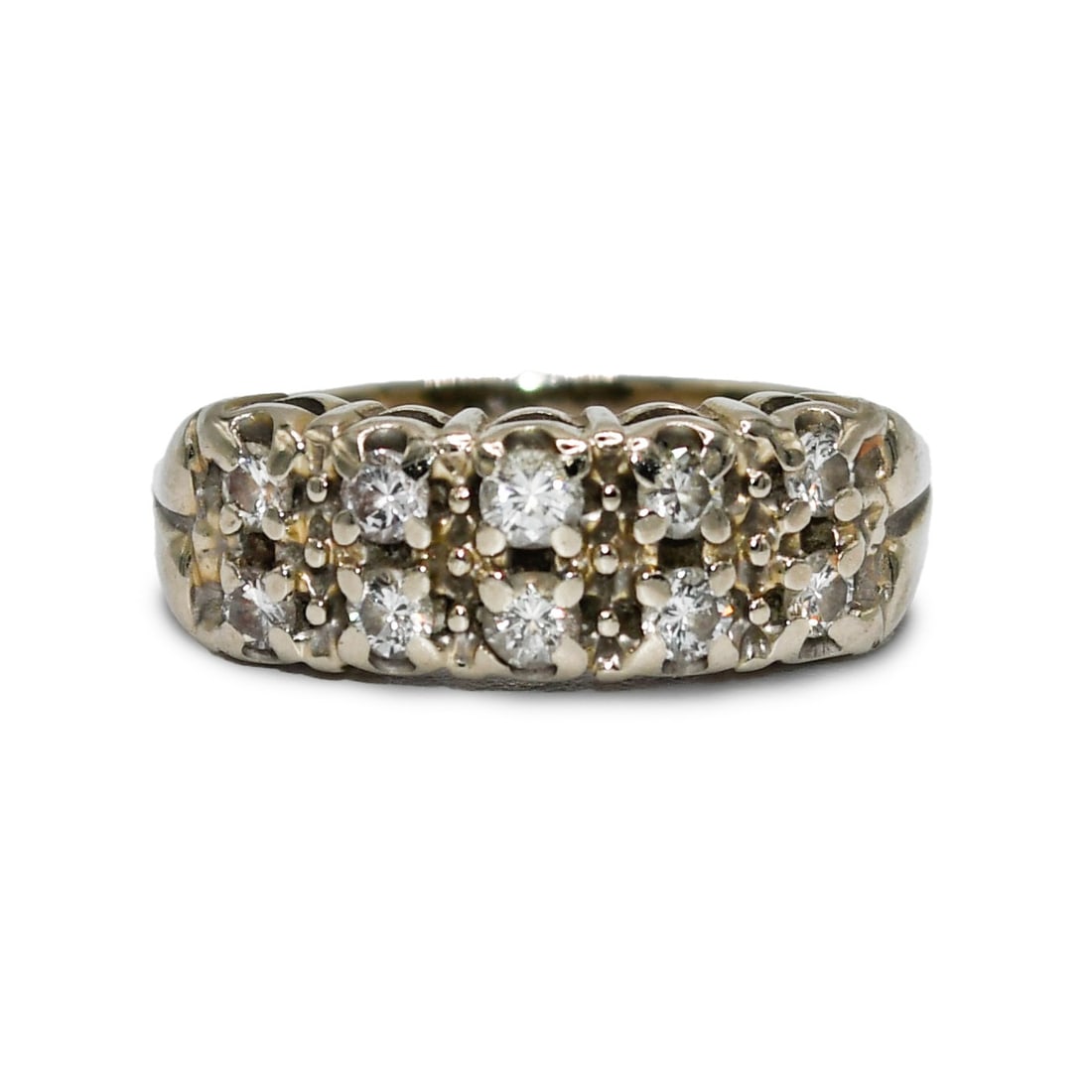 Size 6 14k White Gold Ring with 0.25 TDW Round Diamonds (1 of 7)