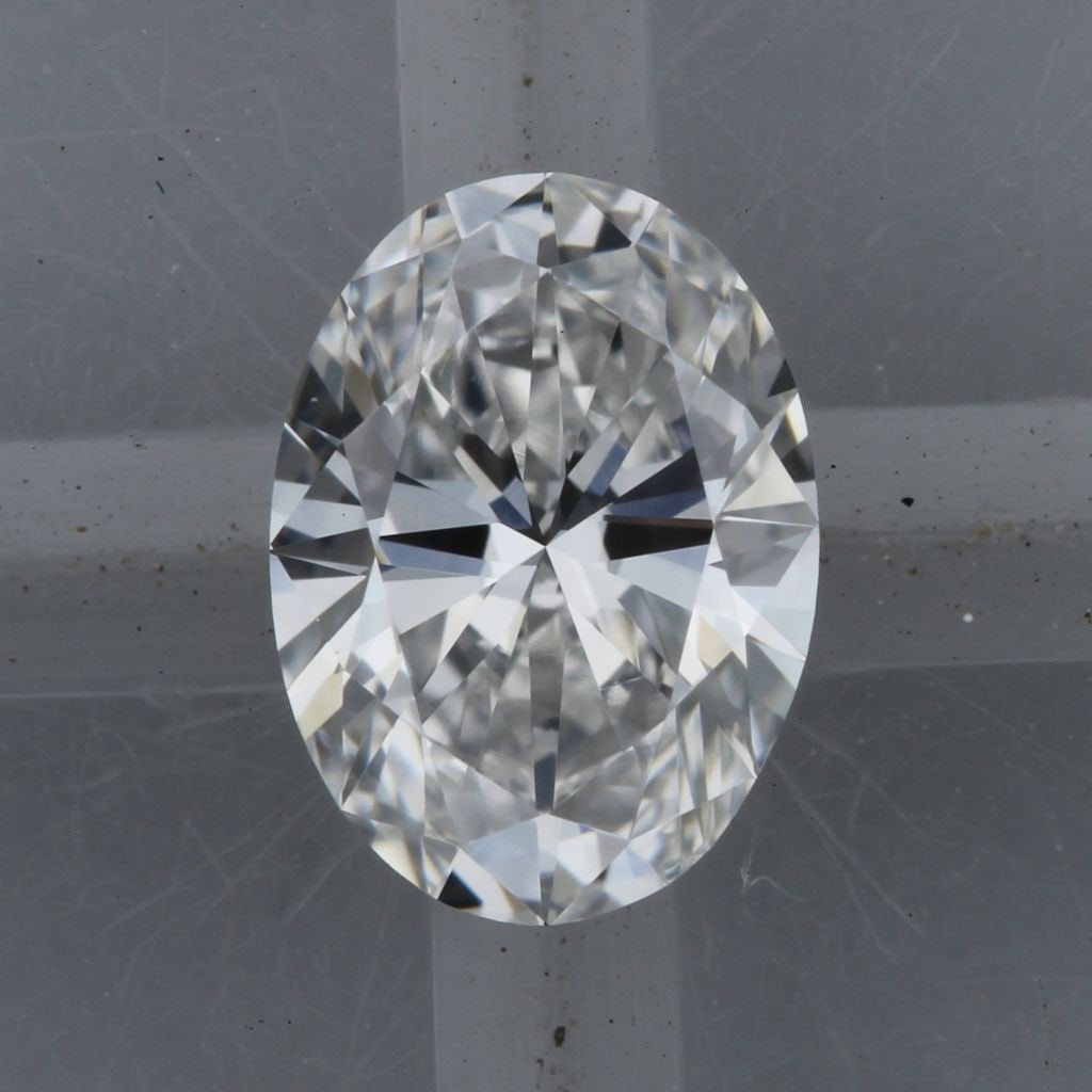 Loose Diamond - OVAL 0.31ct E VVS2: Loose Diamond - OVAL 0.31ct E VVS2 Source: Natural Shape: OVAL Carats: 0.31 Color: E Clarity: VVS2 Certification: GIA Video: