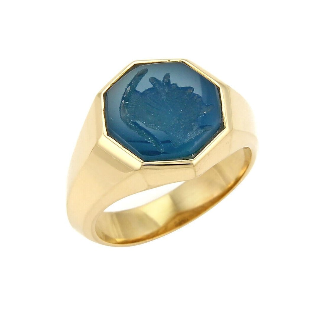 David Yurman Octagon Intaglio Blue Agate Ring 18k Yellow Gold Size 10.5: David Yurman Octagon Intaglio Blue Agate Ring 18k Yellow Gold Size 10.5 David Yurman Blue Agate Intaglio Octagon ring crafted in 18k yellow gold with a natural blue agate centerpiece featuring an inta