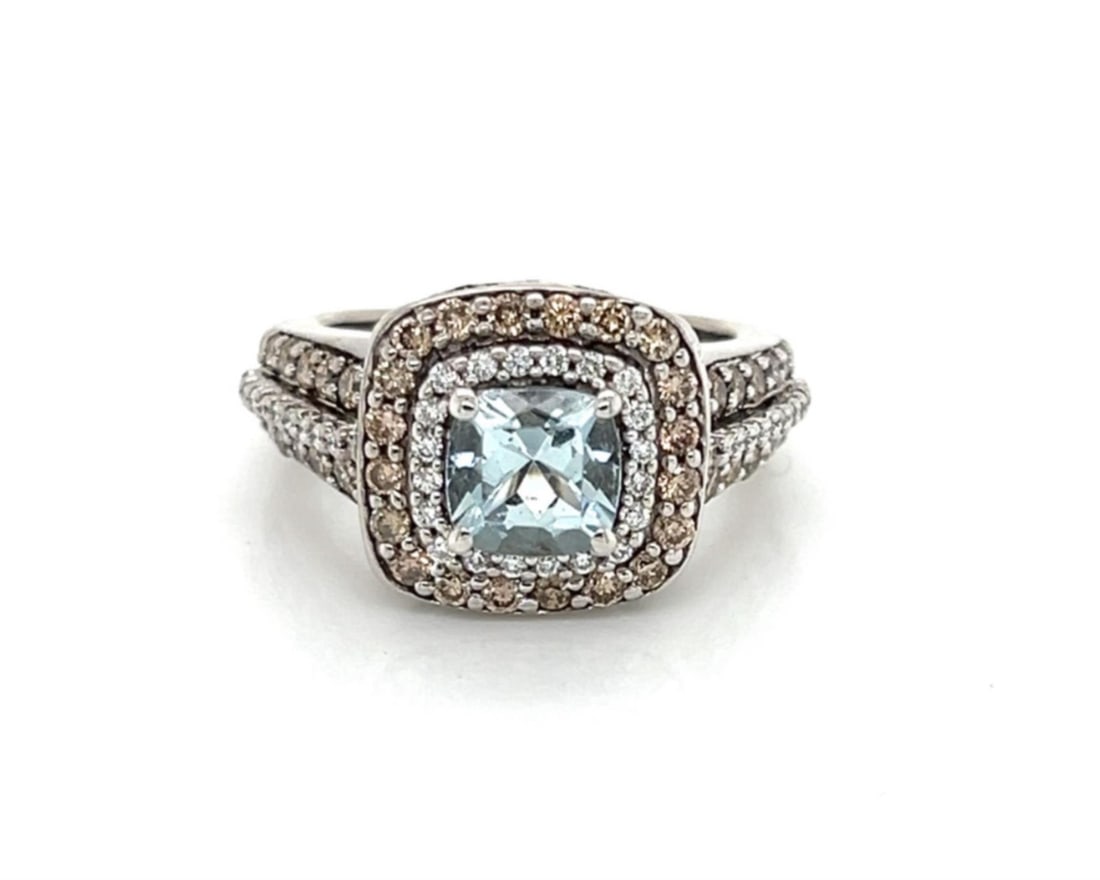 Le Vian 14k White Gold Cocktail Ring Aquamarine Chocolate Diamonds 4.5: Le Vian 14k White Gold Cocktail Ring Aquamarine Chocolate Diamonds 4.5 Pre-owned Le Vian cocktail ring crafted in solid 14k white gold, featuring a natural cushion-cut aquamarine accented by natural w