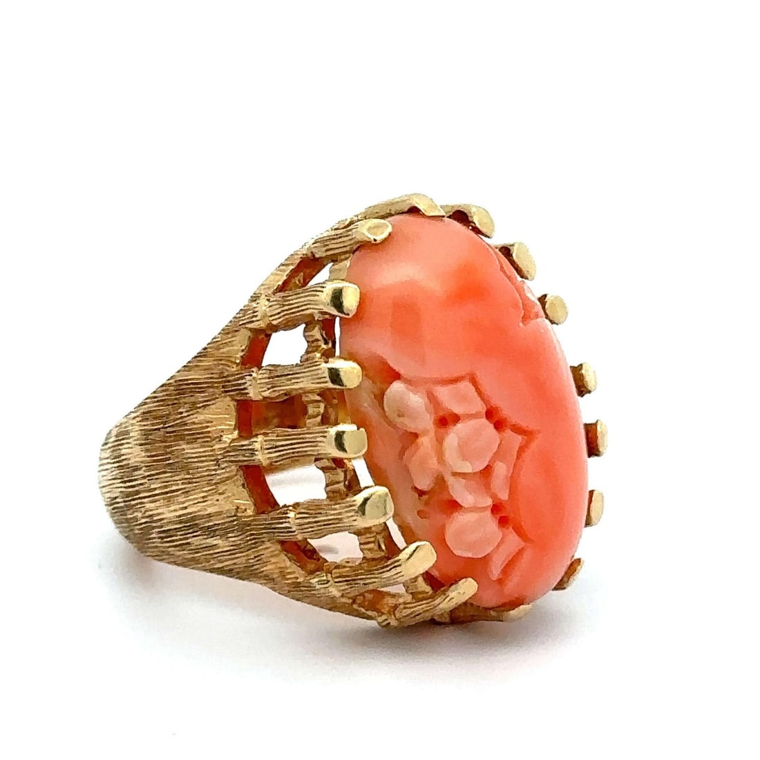 Vintage 14k Yellow Gold Coral Cabochon Cocktail Ring Handmade: Vintage 14k Yellow Gold Coral Cabochon Cocktail Ring Handmade This stunning vintage cocktail ring features a large, natural coral cabochon expertly carved into an oval shape. The exquisite angel skin 