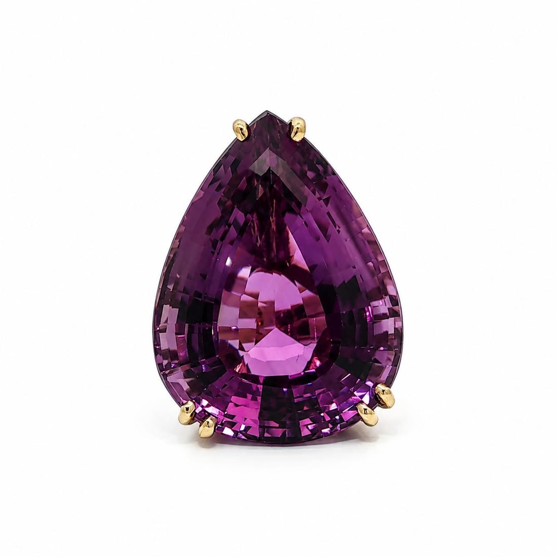 Unbranded 14k Yellow Gold Amethyst Solitaire Cocktail Ring 67ct Pear Shape: Unbranded 14k Yellow Gold Amethyst Solitaire Cocktail Ring 67ct Pear Shape Bold cocktail ring featuring a natural pear-cut amethyst solitaire in solid 14k yellow gold. The large purple gemstone is dua