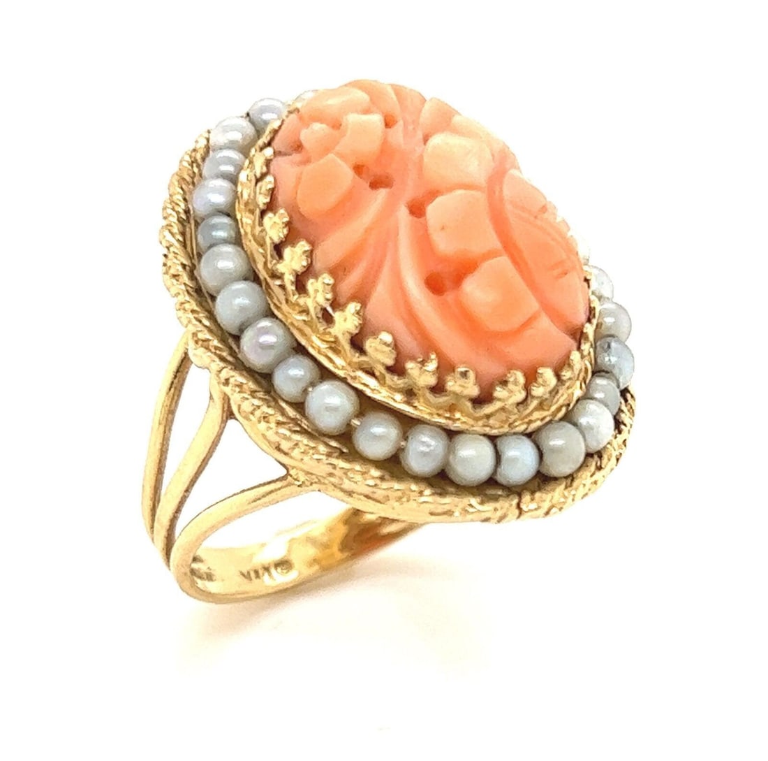 14k Yellow Gold Floral Ring with Coral and Seed Pearls Size 6.5: 14k Yellow Gold Floral Ring with Coral and Seed Pearls Size 6.5 Vintage/estate floral ring featuring a hand-carved natural coral centerpiece accented by seed pearls. Crafted in 14k yellow gold, this p