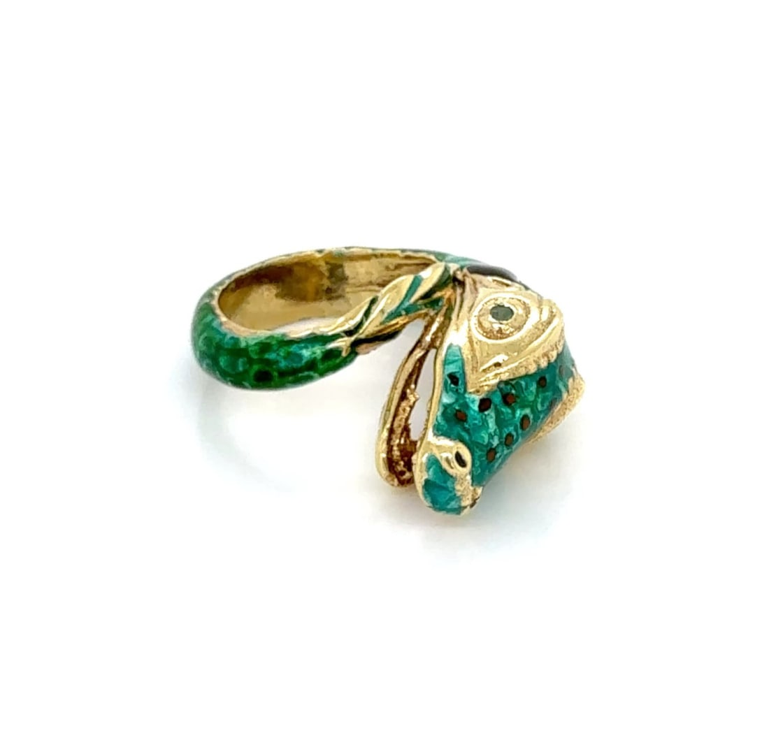 Vintage 18k Yellow Gold Snake Ring Green Enamel Emerald Size 7: Vintage 18k Yellow Gold Snake Ring Green Enamel Emerald Size 7 Vintage snake motif statement ring crafted in solid 18k yellow gold with green enamel detailing and a natural emerald accent. The sculpte