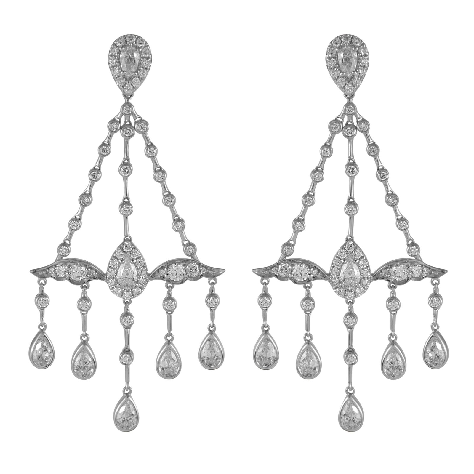 5.37ct Diamond Chandelier Earrings 18k White Gold Wing Motif: 5.37ct Diamond Chandelier Earrings 18k White Gold Wing Motif Elevate your elegance with these stunning 5.37ct Diamond Chandelier Earrings crafted from luxurious 18k white gold. Featuring an intricate 