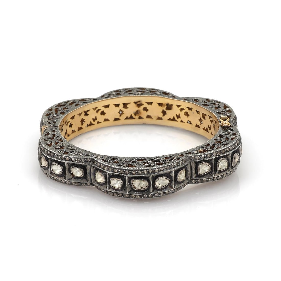 Art Deco 5.50ct Champagne Diamond 14k Gold Silver Filigree Bangle: Art Deco 5.50ct Champagne Diamond 14k Gold Silver Filigree Bangle This exquisite Art Deco style bangle bracelet features a unique hinged wave design, expertly crafted from both silver and 14k yellow g
