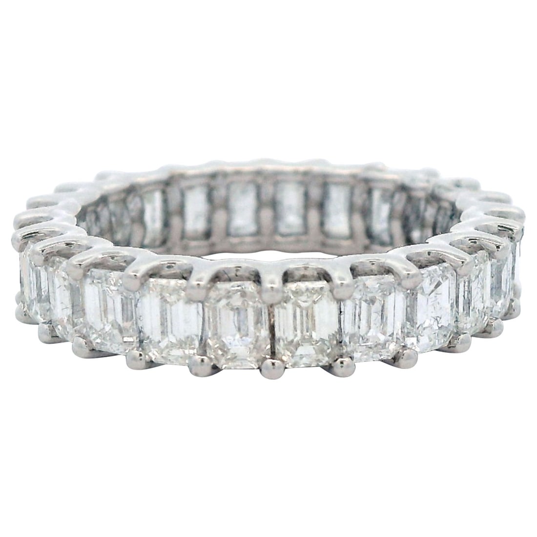 3.66ct D-F VVS Emerald Cut Diamond Eternity Band: 3.66ct D-F VVS Emerald Cut Diamond Eternity Band This exquisite 3.66ct D-F VVS Emerald Cut Diamond Eternity Band showcases 24 stunning emerald cut diamonds, collectively weighing 3.66 carats. Crafted 
