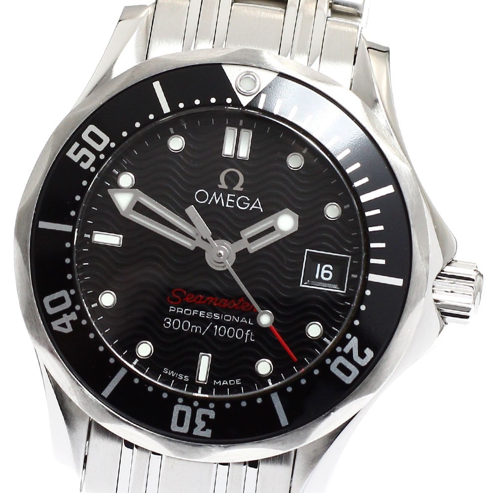 OMEGA Seamaster 300 Ladies Quartz Wristwatch Ref 212.30.28.61.01.001: OMEGA Seamaster 300 Ladies Quartz Wristwatch Ref 212.30.28.61.01.001 Pre-owned OMEGA Seamaster 300 ladies wristwatch with a black dial, quartz movement, and date display. This stainless steel watch pr