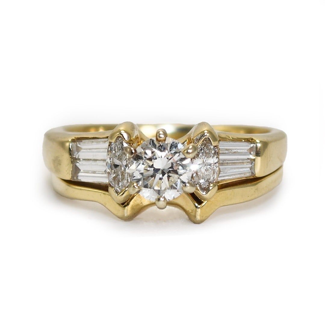 Vintage 14K Yellow Gold Wedding Ring Set with Diamonds Size 6.25 (1 of 7)