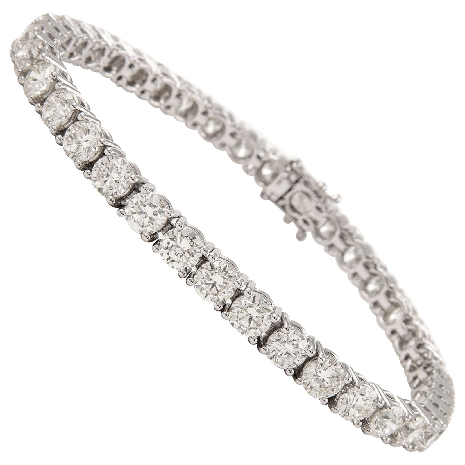 11.42ct Diamond Tennis Bracelet 18k White Gold Modern Design: 11.42ct Diamond Tennis Bracelet 18k White Gold Modern Design This exquisite 11.42ct Diamond Tennis Bracelet is crafted in 18k white gold, showcasing a modern design that exudes elegance. The bracelet 