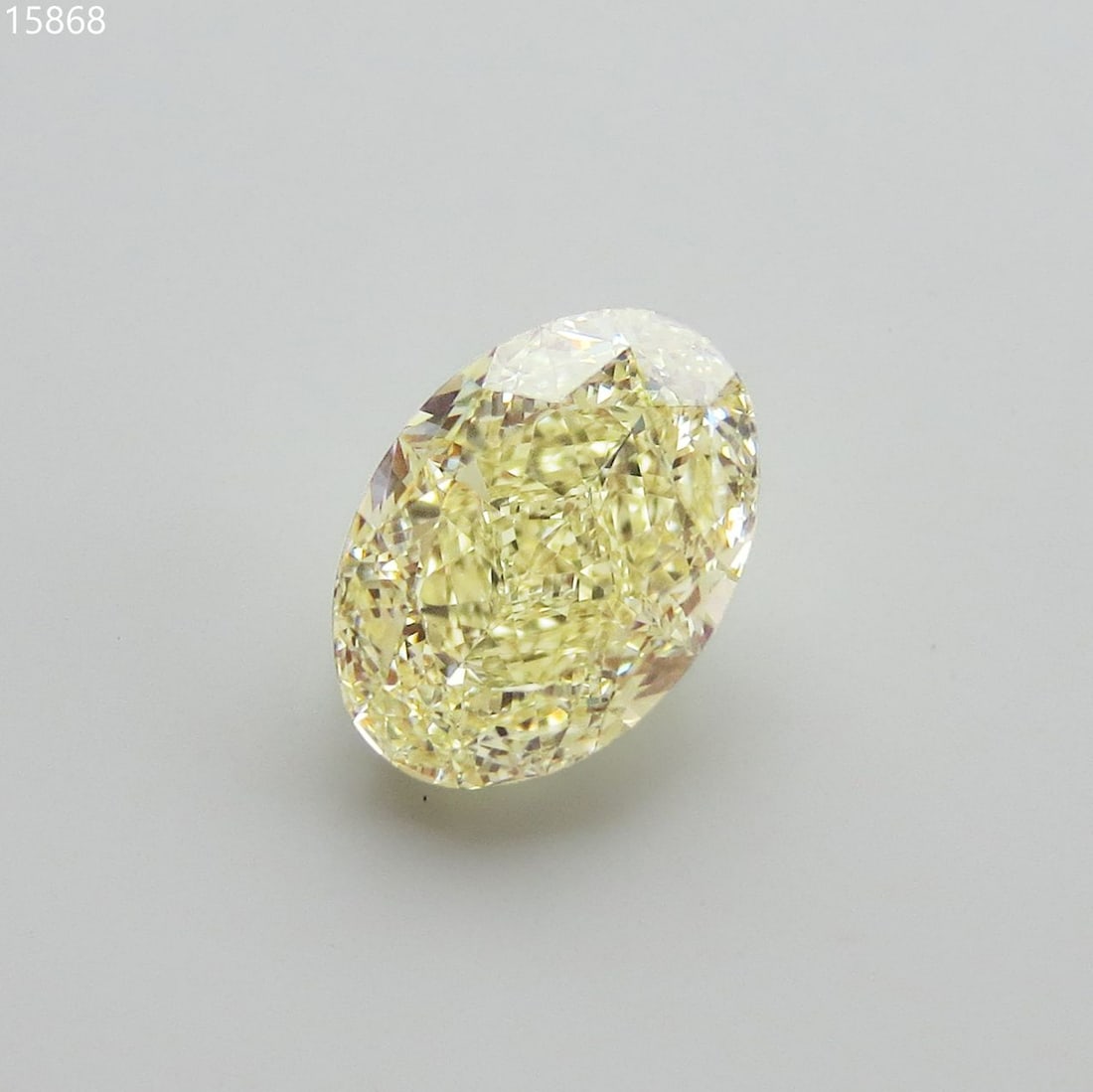 Loose Diamond - OVAL 3.47ct Y-Z VVS2: Loose Diamond - OVAL 3.47ct Y-Z VVS2 Source: Natural Shape: OVAL Carats: 3.47 Color: Y-Z Certification: GIA The Diamond Depot Guarantee: All items in this auction are guaranteed to be 100% authentic. 