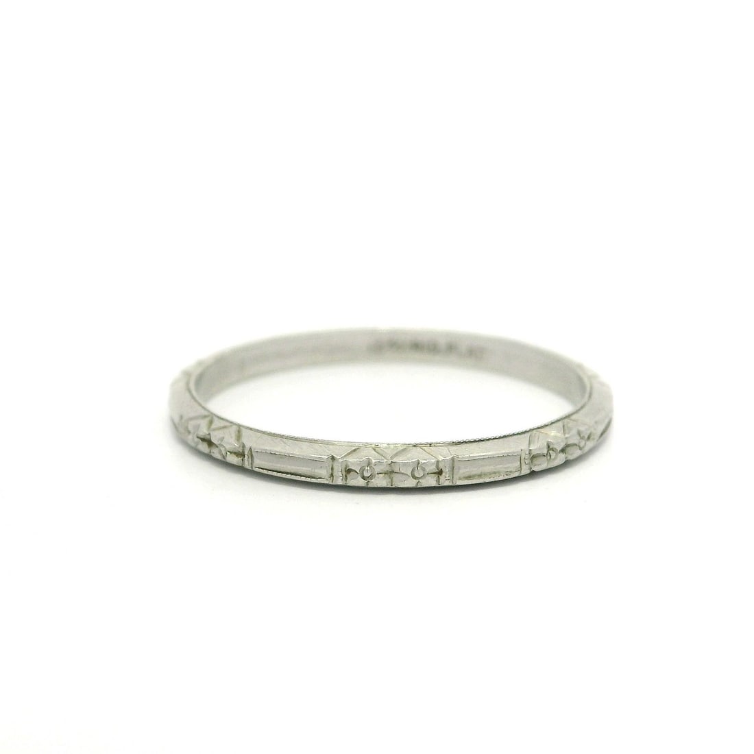 Antique Art Deco Platinum Stackable Dainty Band Ring Size 6: Antique Art Deco Platinum Stackable Dainty Band Ring Size 6 This exquisite Antique Art Deco Platinum Stackable Band Ring showcases a dainty design perfect for wedding or anniversary celebrations. Craf