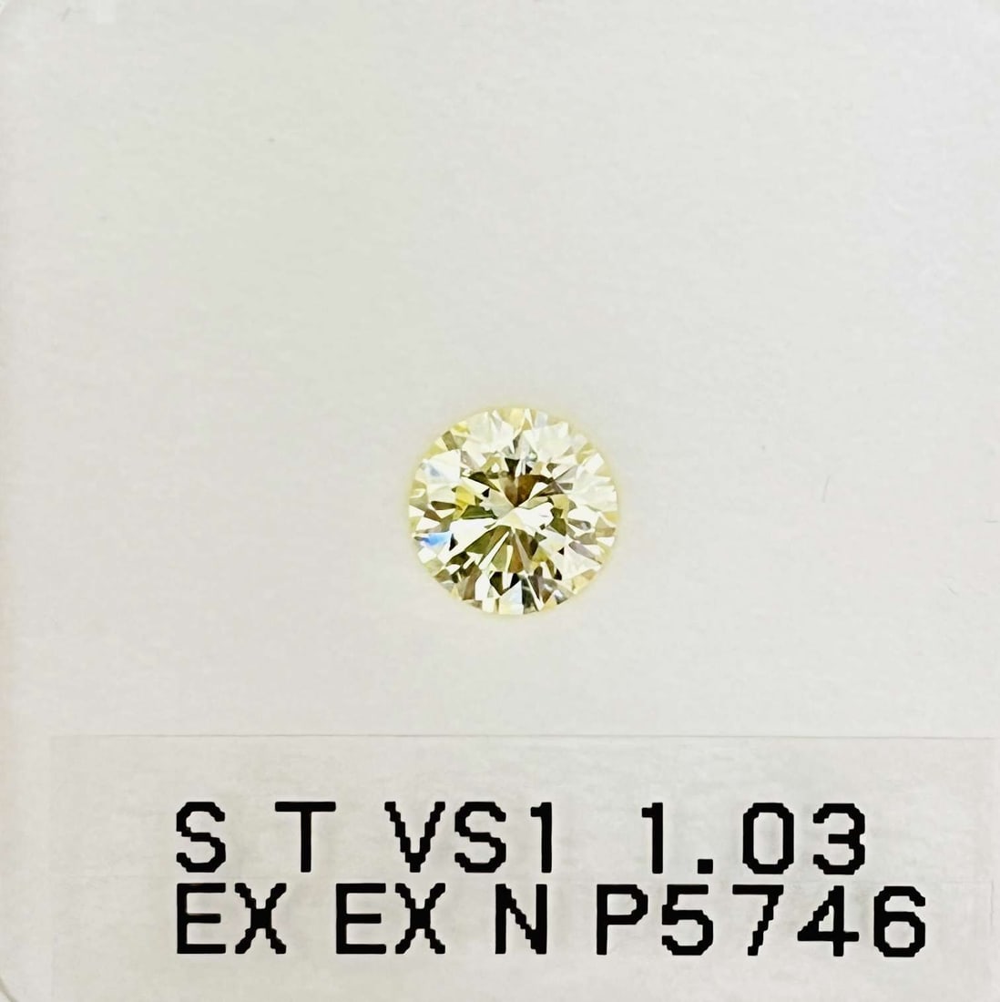 Loose Diamond - ROUND 1.03ct S-T VS1: Loose Diamond - ROUND 1.03ct S-T VS1 Source: Natural Shape: ROUND Carats: 1.03 Color: S-T Certification: GIA The Diamond Depot Guarantee: All items in this auction are guaranteed to be 100% authentic.