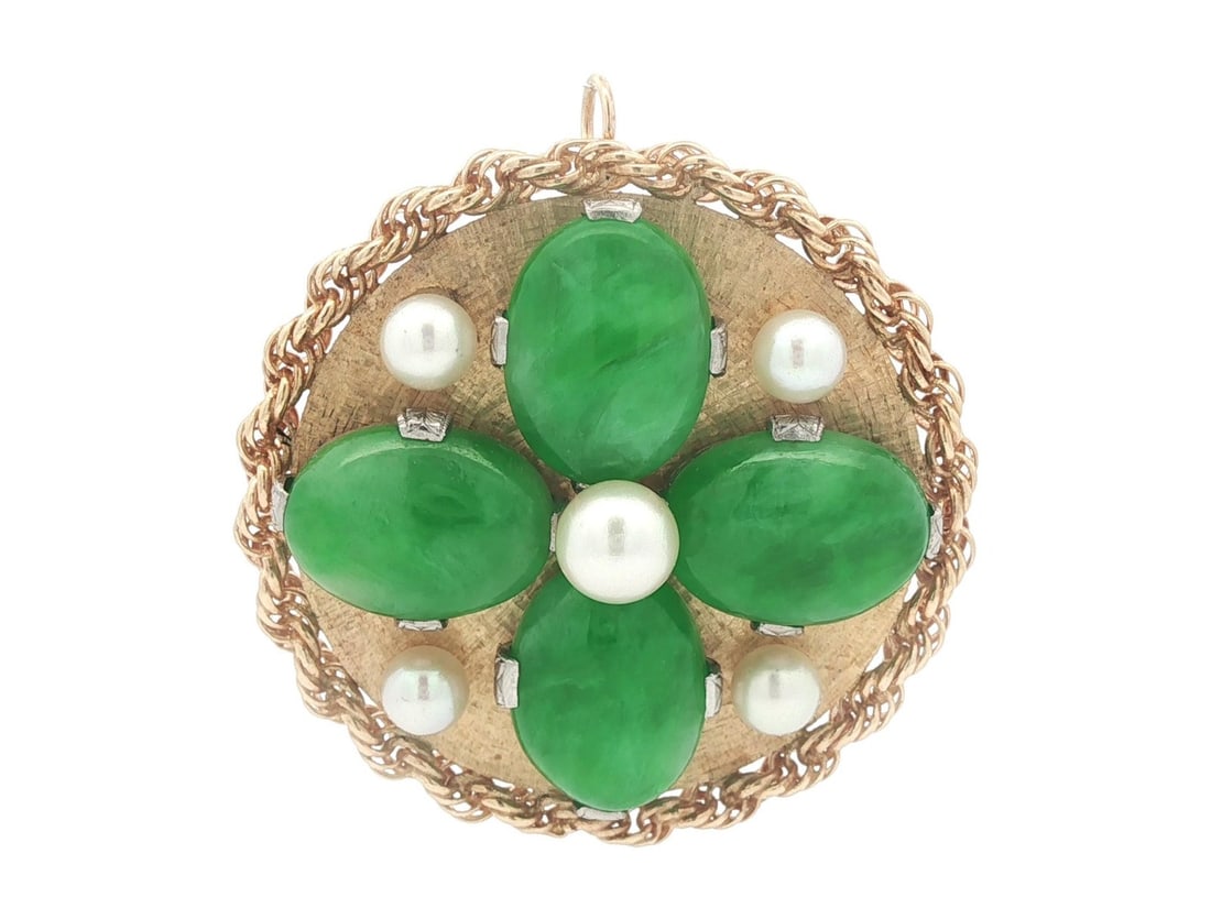 Vintage 14k Yellow Gold Jade Pearl 4 Leaf Clover Charm Pin Pendant: Vintage 14k Yellow Gold Jade Pearl 4 Leaf Clover Charm Pin Pendant This exquisite vintage charm pendant pin brooch showcases a delightful 4 leaf clover design, beautifully crafted from solid yellow go