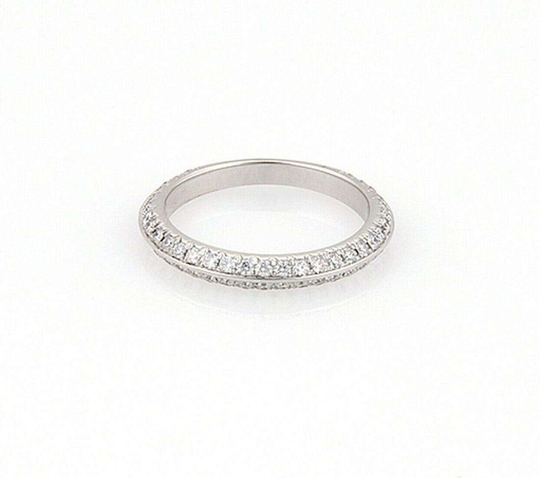 Hearts on Fire Felicity diamond band ring in 18k white gold size 6.5: Hearts on Fire Felicity diamond band ring in 18k white gold size 6.5 Hearts On Fire Felicity Knife Edge band ring crafted in solid 18k white gold and set with natural diamonds. This signed designer ri