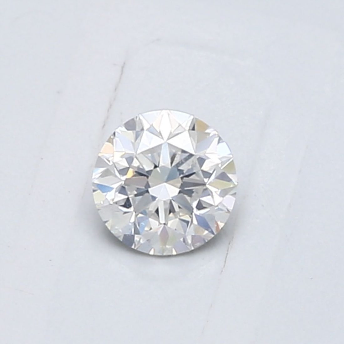 Loose Diamond - ROUND 0.4ct F I1: Loose Diamond - ROUND 0.4ct F I1 Source: Natural Shape: ROUND Carats: 0.4 Color: F Clarity: I1 Certification: GIA Video: