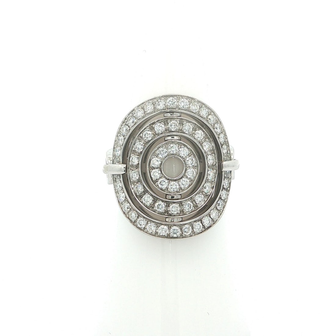 Bvlgari Astrale Cerchi diamond cocktail ring in 18k white gold: Bvlgari Astrale Cerchi diamond cocktail ring in 18k white gold Pre-owned Bvlgari Astrale Cerchi cocktail ring crafted in solid 18k white gold and set with numerous natural round brilliant cut diamonds
