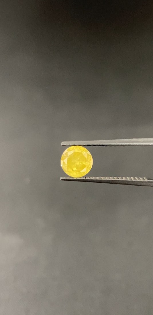 Loose Diamond - ROUND 0.91ct Fancy Yellow I1: Loose Diamond - ROUND 0.91ct Fancy Yellow I1 Source: Natural Shape: ROUND Carats: 0.91 Color: Fancy Yellow Certification: NONE Video: