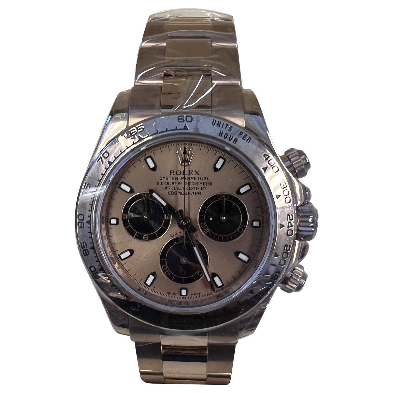 Rolex Daytona 116505 Pink Dial 18k Rose Gold Box Service Papers: Rolex Daytona 116505 Pink Dial 18k Rose Gold Box Service Papers The Rolex Cosmograph Daytona is a stunning timepiece featuring a luxurious pink dial and crafted from 18k rose gold. This contemporary w
