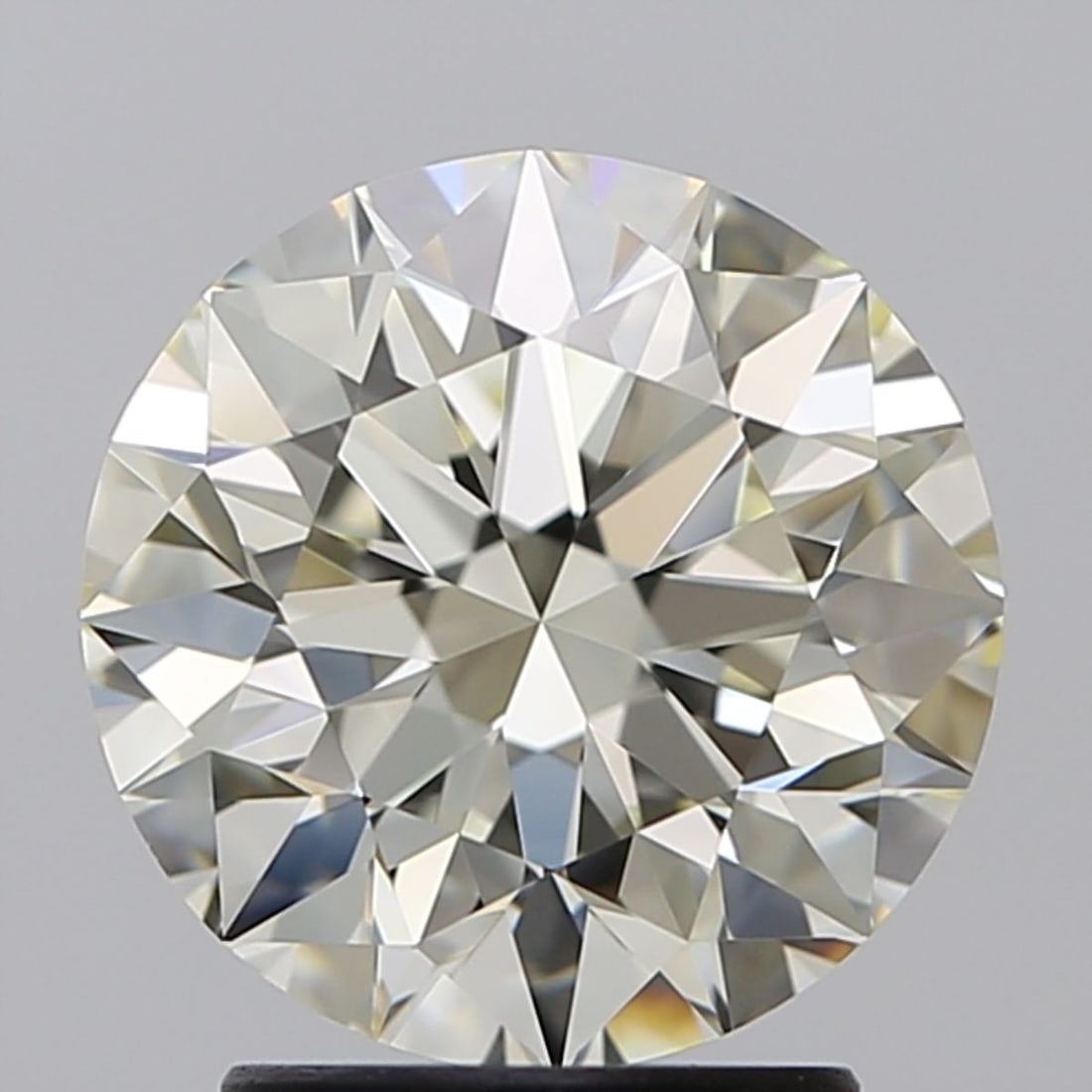 Loose Diamond - ROUND 2.52ct L VVS1: Loose Diamond - ROUND 2.52ct L VVS1 Source: Natural Shape: ROUND Carats: 2.52 Color: L Clarity: VVS1 Certification: IGI Video: