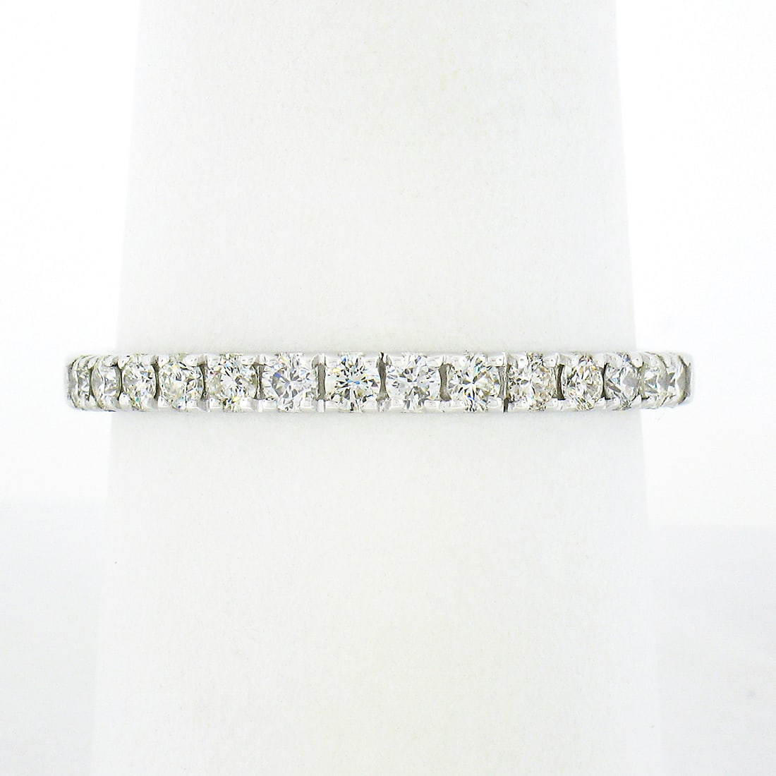 Unbranded 14K White Gold Diamond Wedding Band Ring 0.35ct 2mm: Unbranded 14K White Gold Diamond Wedding Band Ring 0.35ct 2mm Classic stackable wedding band ring crafted in solid 14k white gold and set with 14 natural genuine round brilliant diamonds in a prong se