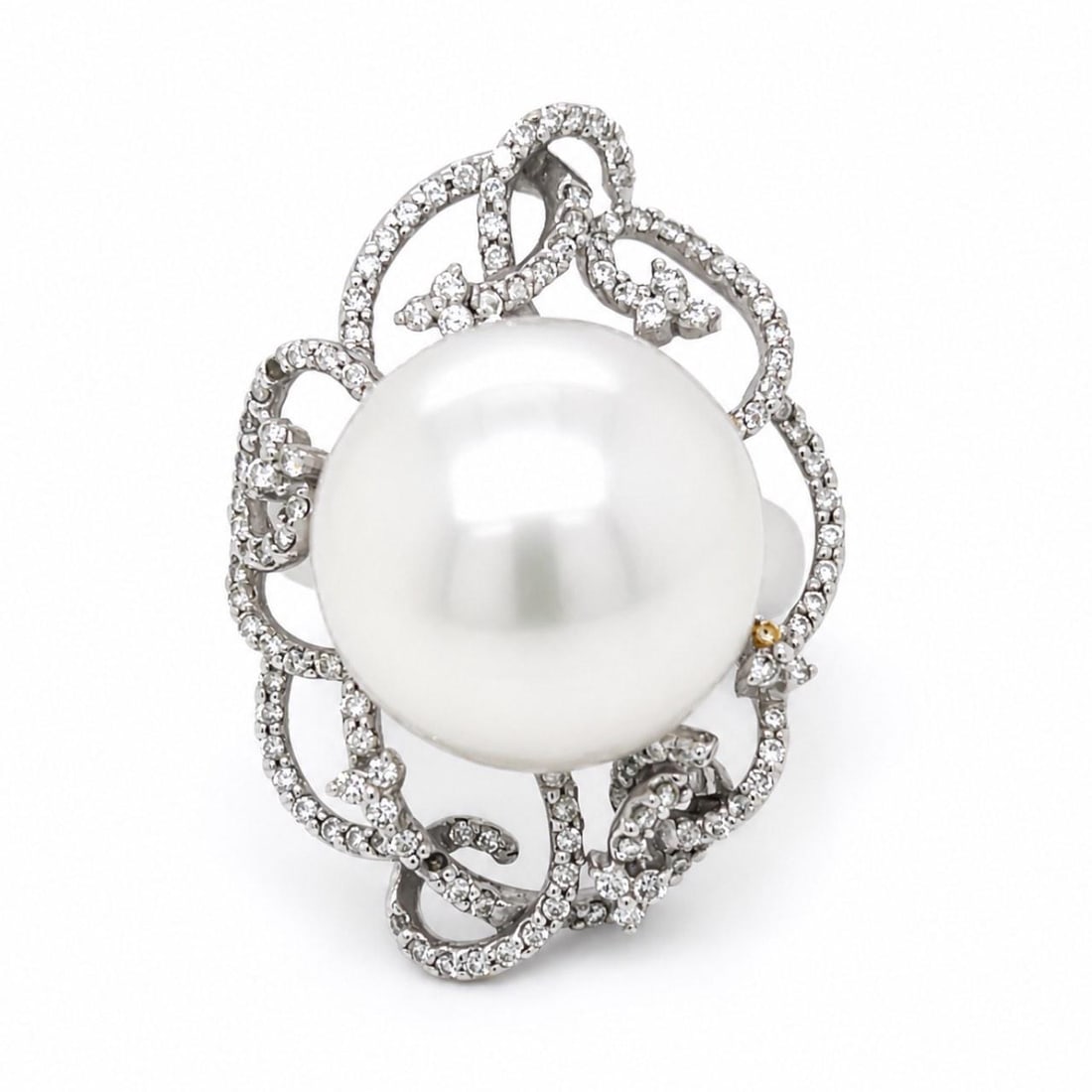 South Sea Pearl Diamond Ring 18K White Gold Size 6.5: South Sea Pearl Diamond Ring 18K White Gold Size 6.5 This elegant ring features a 16.00 mm South Sea pearl set in 18K white gold, accented by approximately 1.25 carats of diamonds with F-G color and V